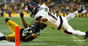 Texans overwhelm Steelers in wild-card rout