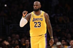 lebron james defies father time: a masterclass in basketball intelligence